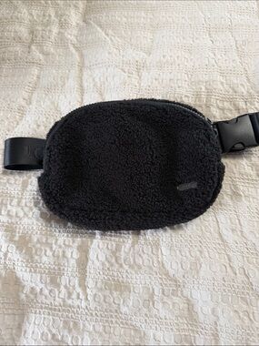 Lole Black Sherpa Belt Bag - Men Accessories Key & Card Holders